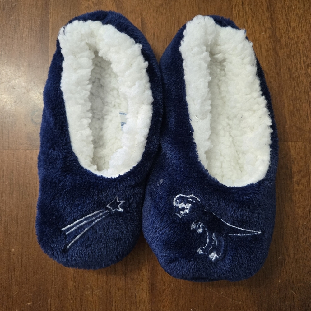NWOT Kids Slippers